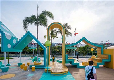 Progetto di spazio pubblico in vetroresina